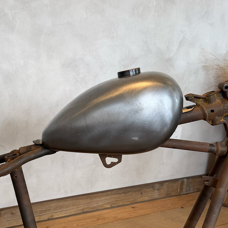 CLASSIC PEANUT FUEL TANK-Mid