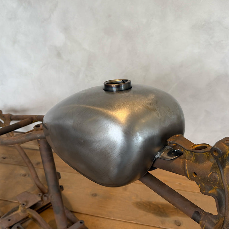 CLASSIC PEANUT FUEL TANK-Mid
